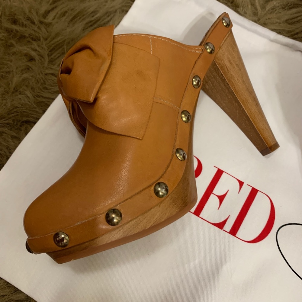 Authentic RED VALENTINO ITALIAN LEATHER STUDS CLOG - Picture 6 of 15